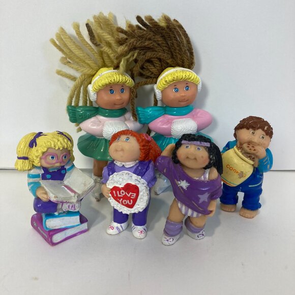 Vintage 80s Cabbage Patch Kids Mini Plastic Figures Lot of 6 Books Cookie Love - Picture 1 of 10